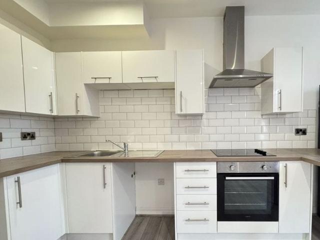 Apartment at Railway Road, Leigh