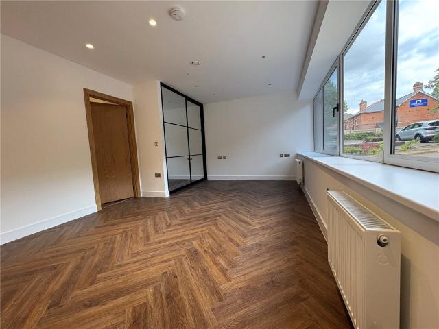 Apartment at Reading Road North, Hart