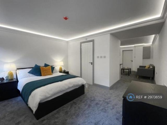 Apartment at Reddicap Heath Road, Birmingham