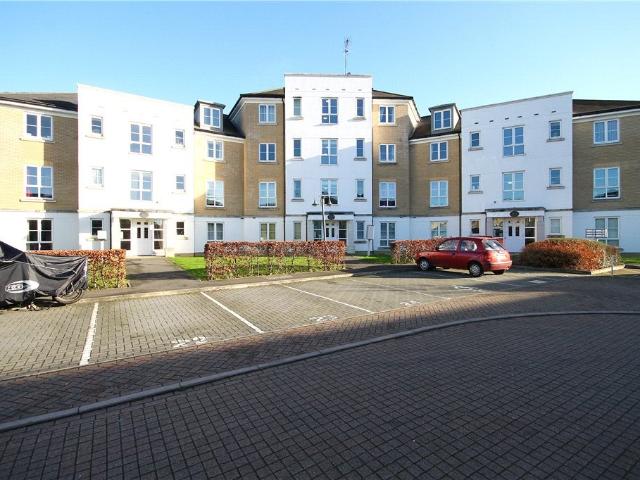 Apartment at Redding Way, Woking