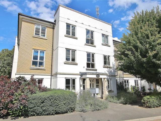 Apartment at Redding Way, Woking