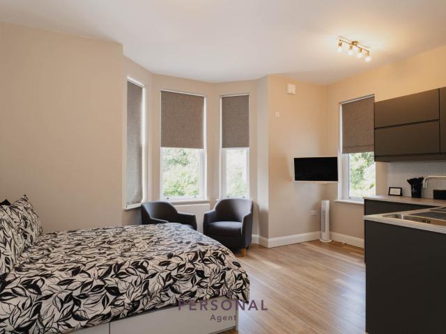 Apartment at Redwood Drive, Epsom and Ewell