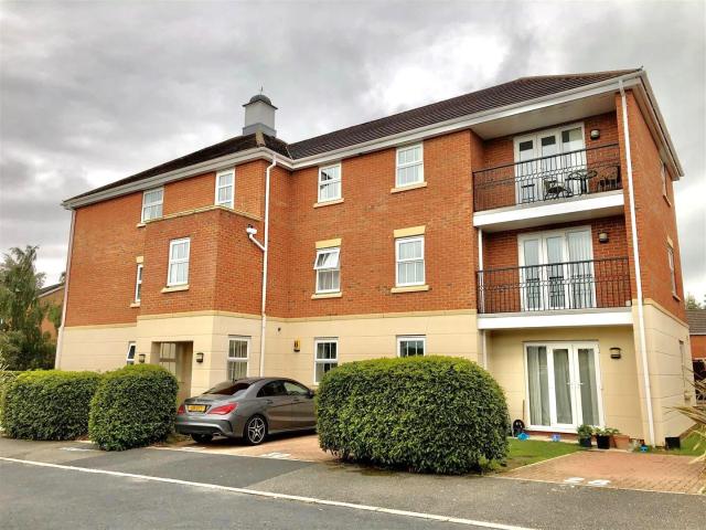 Apartment at Reins Croft, Neston
