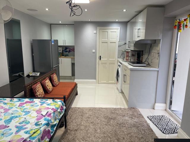 Apartment at Renfrew Road, Greater London