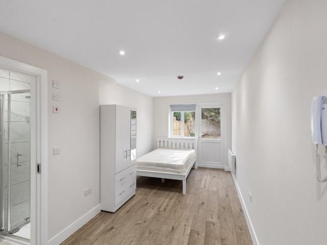 Apartment at Rennie Close, Borough of Spelthorne