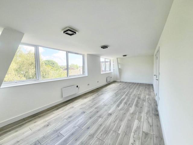 Apartment at River Road, Brentwood