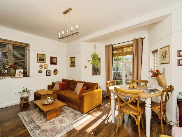 Apartment at Richmond Crescent, Epsom and Ewell