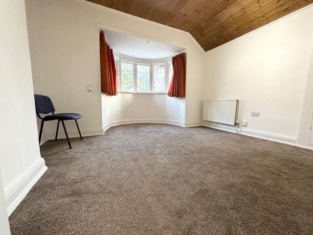 Apartment at Ridgeway Drive, Greater London