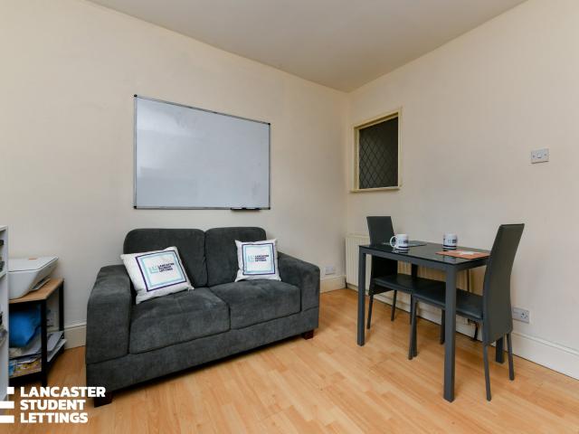 Apartment at Ridge Street, Lancaster