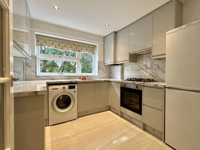 Apartment at Ridgway, Greater London