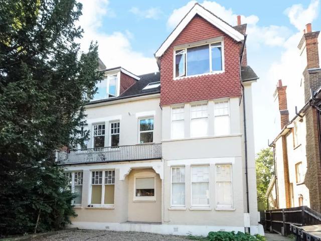 Apartment at Riggindale Road, Greater London