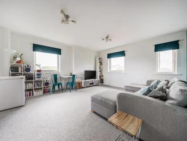 Apartment at Rubeck Close, Reigate and Banstead