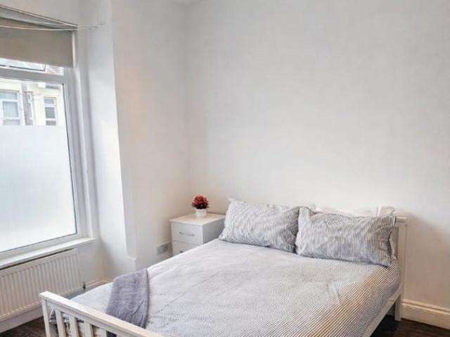 Apartment at Russell Road, Greater London
