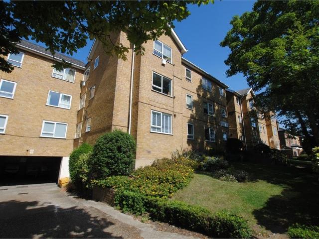 Apartment at Wood Vale, Greater London