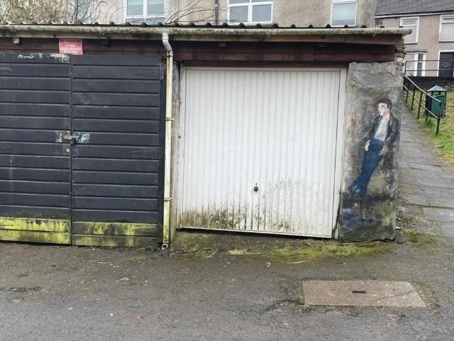 Apartment at Wood Road, Pontypridd