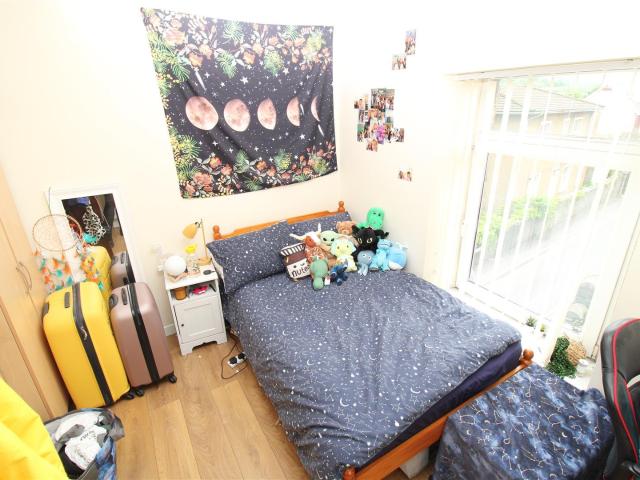 Apartment at Wood Road, Pontypridd
