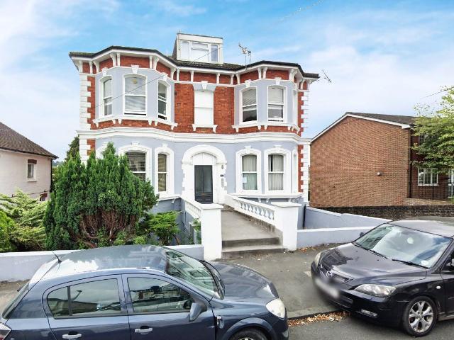 Apartment at Woodbury Park Road, Tunbridge Wells