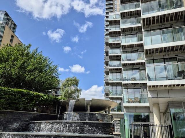 Apartment at Woodberry Grove, Greater London