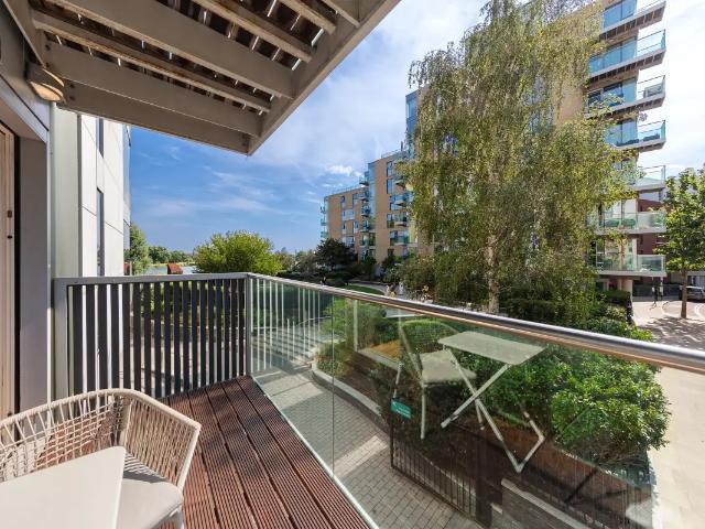 Apartment at Woodberry Grove, Greater London