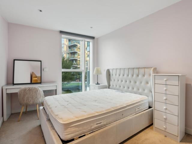Apartment at Woodberry Grove, Greater London