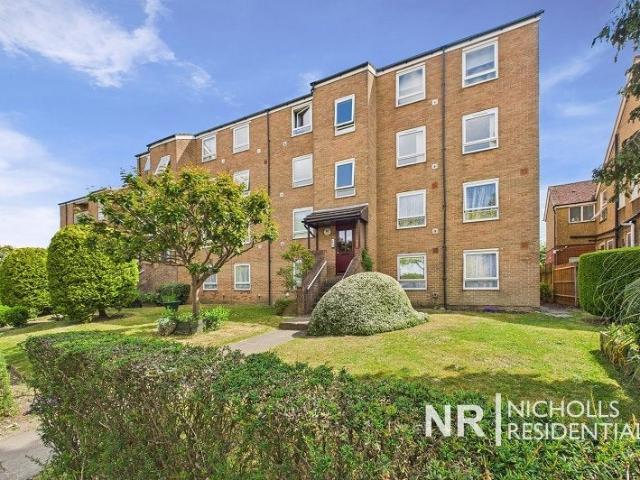 Apartment at Woodcote Road, Greater London