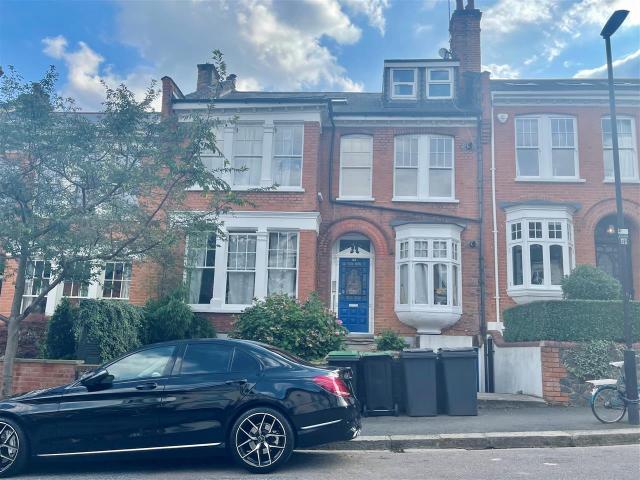 Apartment at Woodland Rise, Greater London