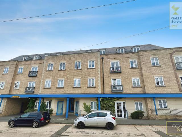 Apartment at Woodlands Road, Wickford