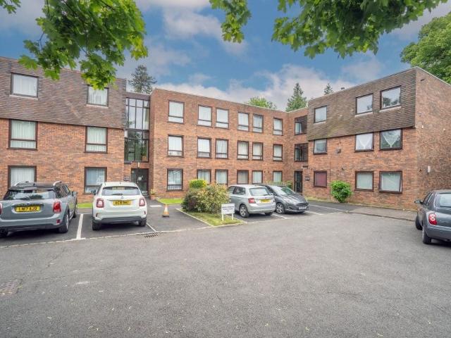 Apartment at Woodlea Grove, Greater London
