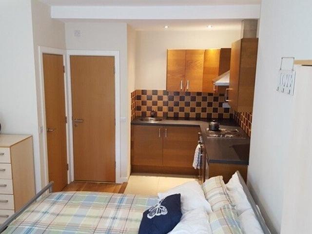 Apartment at Woodstock Road, Greater London