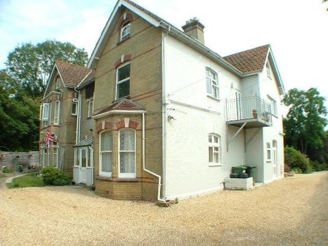 Apartment at Woodside Close, Northwood