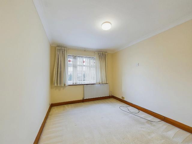 Apartment at Woodside Drive, Dartford