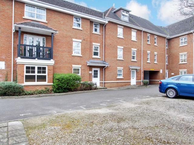 Apartment at Worth Park Avenue, Crawley