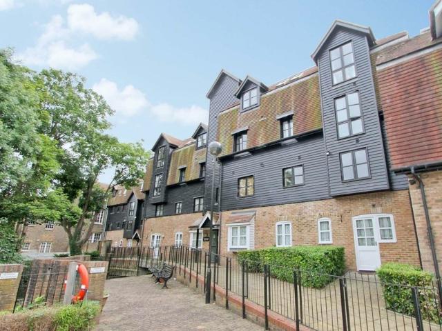 apartment at Waterford House, West Drayton