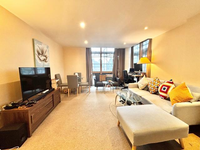 Apartment at Waterfront Walk, Birmingham