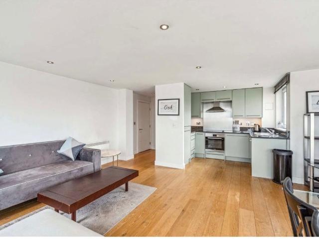 Apartment at Waterside Path, Greater London