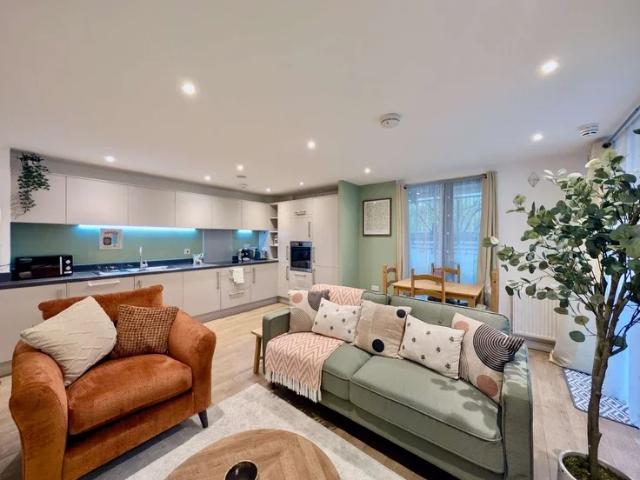 Apartment at Waterside Way, Greater London