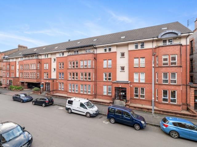 Apartment at Waverley Gardens, Glasgow