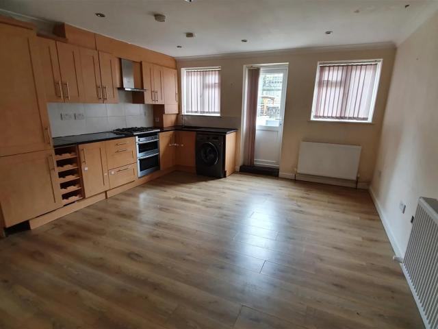Apartment at Waddon New Road, Greater London