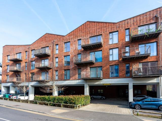 Apartment at Walnut Tree Close, Guildford