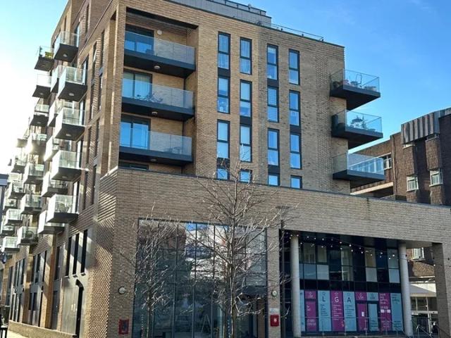 Apartment at Walnuts Shopping Centre, Greater London