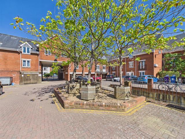 Apartment at Walsworth Road, North Hertfordshire