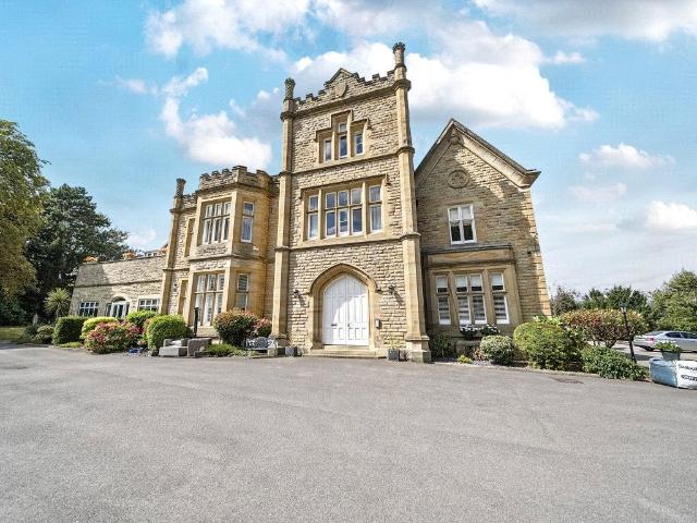 Apartment at Walton Lane, Wakefield