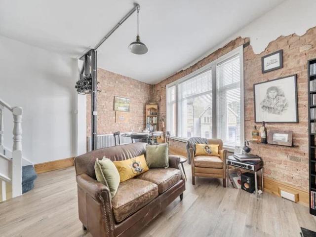 Apartment at Walton Road, Elmbridge