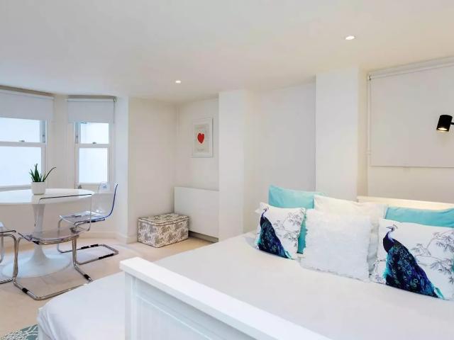 Apartment at Exhibition Road, City of Westminster