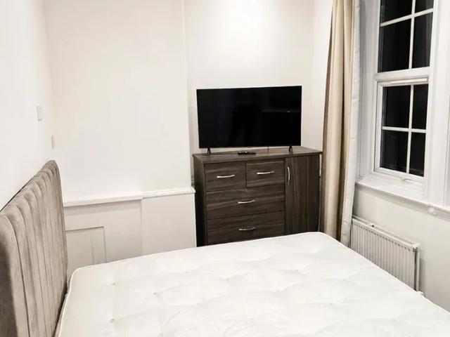 Apartment at Wandsworth High Street, Greater London