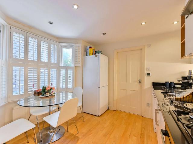 Apartment at Warriner Gardens, Greater London