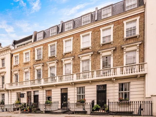 Apartment at Warwick Way, City of Westminster