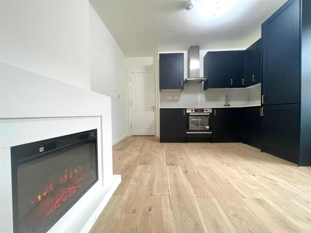 Apartment at Warwick Avenue, Bedford