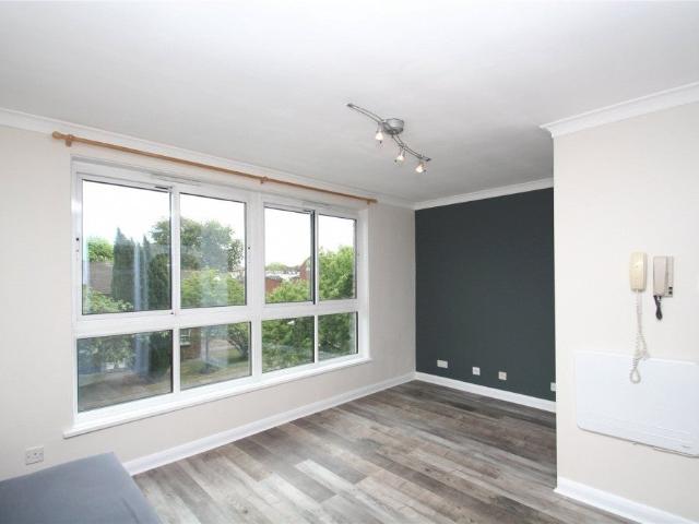 Apartment at Warwick Drive, Greater London