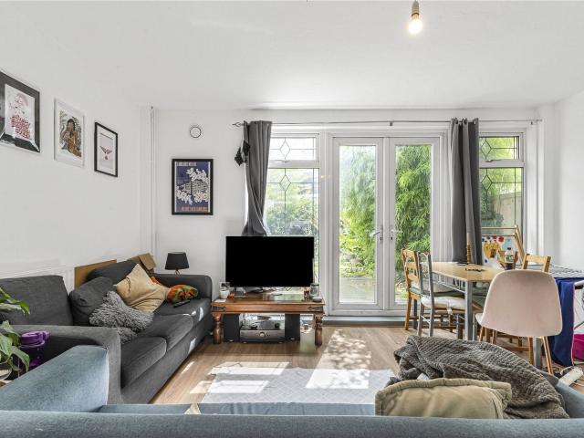 Apartment at Weymouth Terrace, Greater London